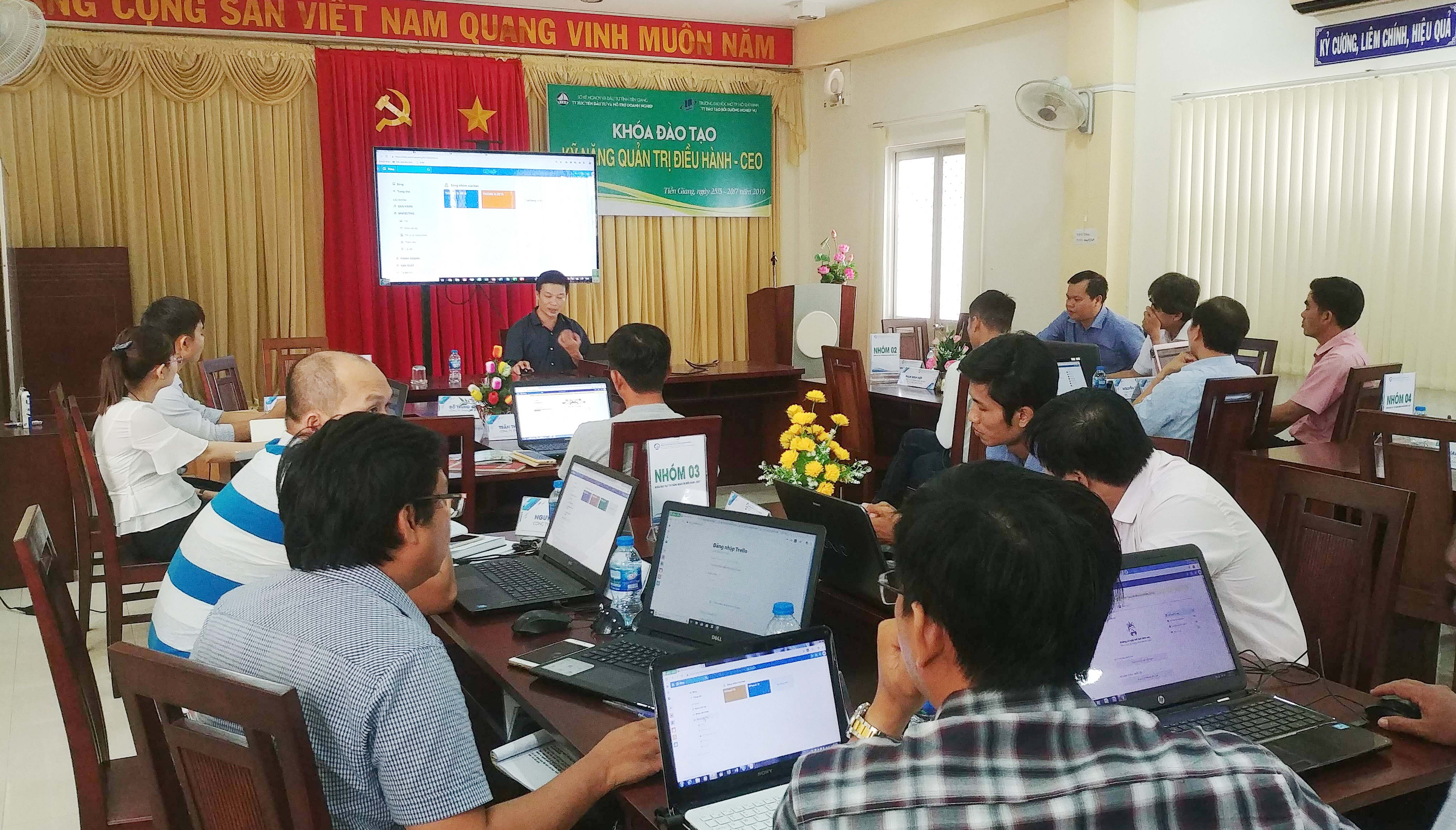 Khai giang CEO 03